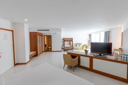 Thajsko Pattaya Pinnacle Grand Jomtien Resort & Spa 12 dňový pobyt Raňajky Letecky Letisko: Viedeň October 2026 ( 1/10/26-12/10/26)