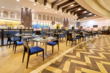 Spojené arabské emiráty Ajman Bahi Ajman Palace 11 dňový pobyt Polpenzia Letecky Letisko: Praha March 2027 ( 1/03/27-11/03/27)