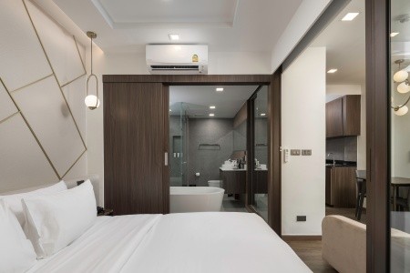 Thajsko Phuket The Proud Karon Beach Phuket Trademark Collection By Wyndham 9 dňový pobyt Polpenzia Letecky Letisko: Praha October 2026 (12/10/26-20/10/26)