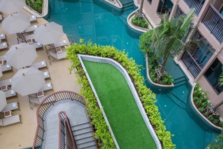 Thajsko Phuket The Proud Karon Beach Phuket Trademark Collection By Wyndham 9 dňový pobyt Polpenzia Letecky Letisko: Praha October 2026 (12/10/26-20/10/26)