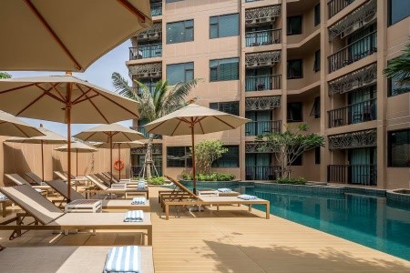 Thajsko Phuket The Proud Karon Beach Phuket Trademark Collection By Wyndham 9 dňový pobyt Polpenzia Letecky Letisko: Praha October 2026 (12/10/26-20/10/26)