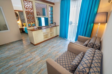Club Big Blue Suite - 46