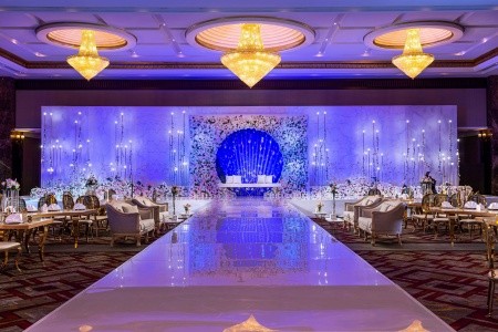 Spojené arabské emiráty Abu Dhabi Beach Rotana Hotel & Tower 12 dňový pobyt All Inclusive Letecky Letisko: Praha May 2027 (14/05/27-25/05/27)