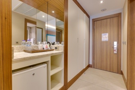 Ramada Hotel & Suites By Wyndham - 16