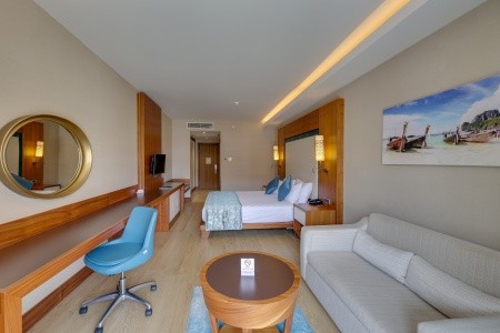 Ramada Hotel & Suites By Wyndham - 17