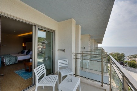 Ramada Hotel & Suites By Wyndham - 20