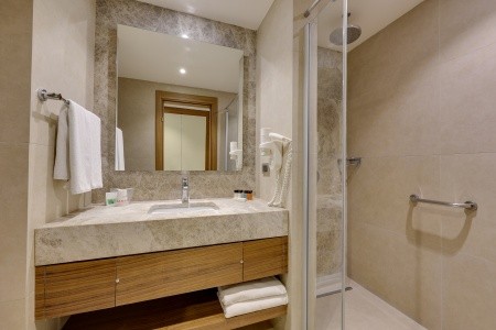 Ramada Hotel & Suites By Wyndham - 34