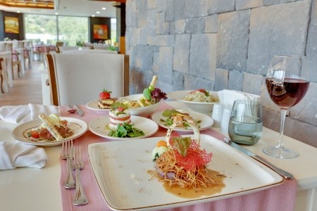 Ramada Hotel & Suites By Wyndham - 54