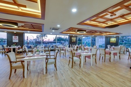 Ramada Hotel & Suites By Wyndham - 62