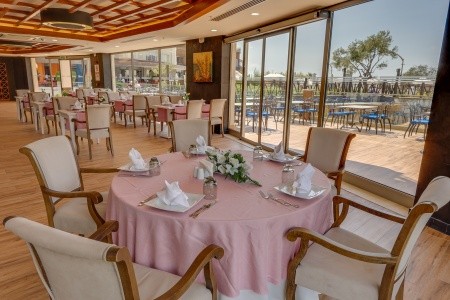 Ramada Hotel & Suites By Wyndham - 64