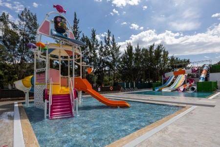 Ramada Hotel & Suites By Wyndham - 82