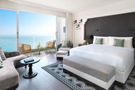 Spojené arabské emiráty Fujairah Fairmont Fujairah Beach Resort 10 dňový pobyt All Inclusive Letecky Letisko: Praha August 2026 ( 4/08/26-13/08/26)