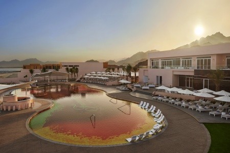 Spojené arabské emiráty Fujairah Fairmont Fujairah Beach Resort 10 dňový pobyt All Inclusive Letecky Letisko: Praha August 2026 ( 4/08/26-13/08/26)