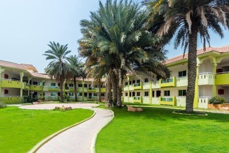 Flamingo Beach Resort - 3
