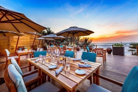 Spojené arabské emiráty Ras Al Khaimah The Ritz Carlton 6 dňový pobyt Raňajky Letecky Letisko: Praha November 2026 (10/11/26-15/11/26)