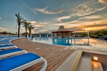 Seabank Resort & Spa - 13