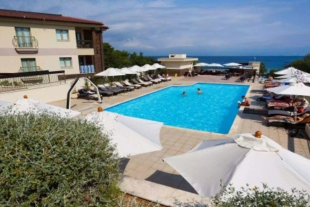 Blue Waves Resort - 2