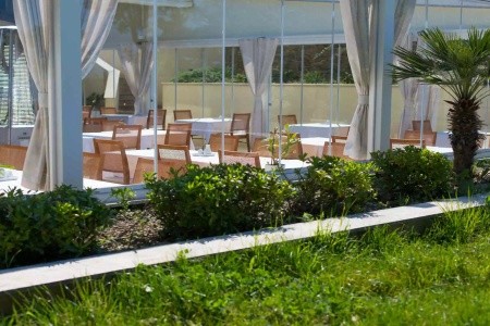 Blue Waves Resort - 4