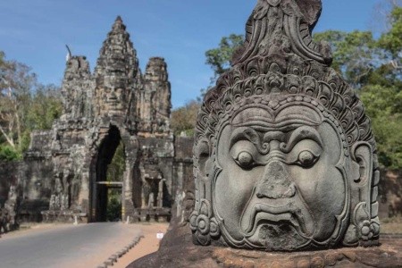 Angkor Egykor És Ma - Kambodzsa Nagykörút