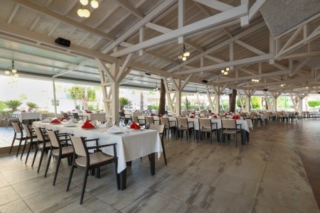 Crystal Admiral Resort & Spa - 40