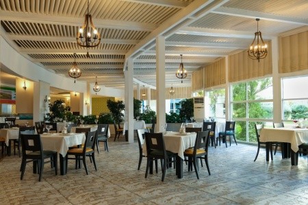 Crystal Admiral Resort & Spa - 43