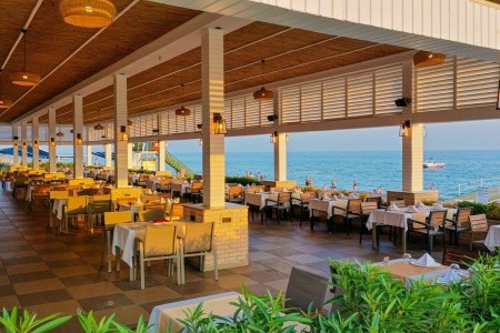 Crystal Admiral Resort & Spa - 56