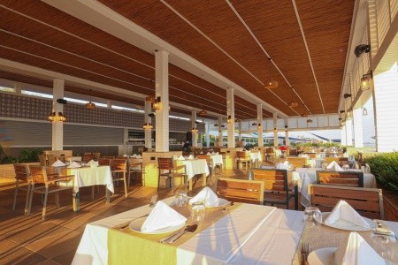 Crystal Admiral Resort & Spa - 58