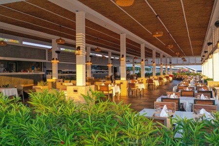 Crystal Admiral Resort & Spa - 59