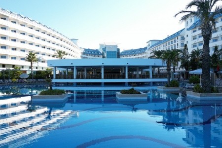 Crystal Admiral Resort & Spa - 97