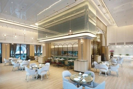 Golden Phoenix Seaview Hotel - 9