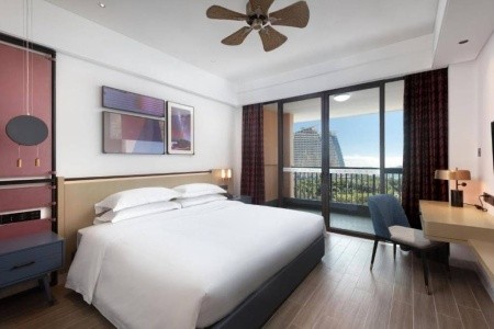 Golden Phoenix Seaview Hotel - 21