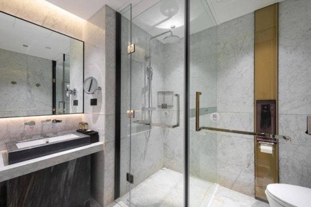 Golden Phoenix Seaview Hotel - 25