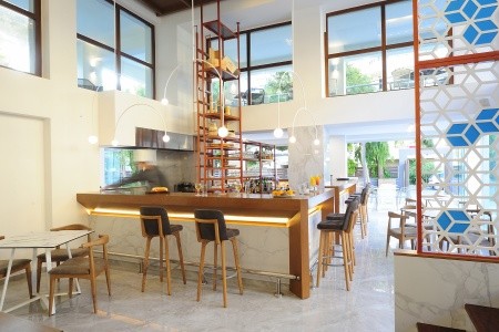 Atrium Ambiance - 3
