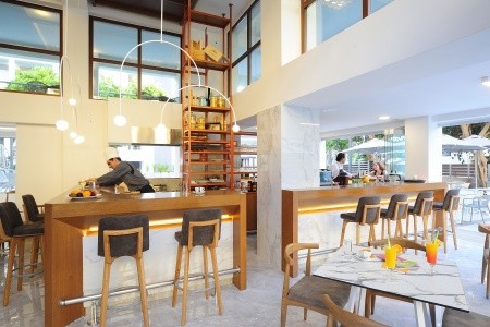 Atrium Ambiance - 4