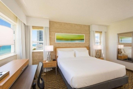Holiday Inn Miami Beach Oceanfront - 11
