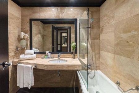 H10 Marina Barcelona - 14