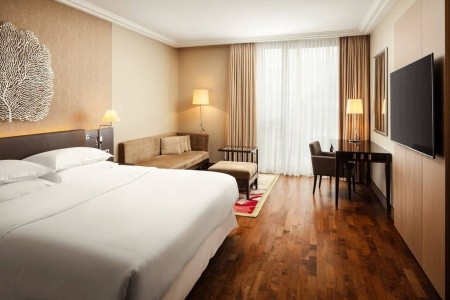 Slovensko Bratislava a okolie Sheraton Bratislava 3 dňový pobyt Raňajky Vlastná April 2027 (22/04/27-24/04/27)