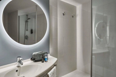 Ibis Barcelona Santa Coloma - 10