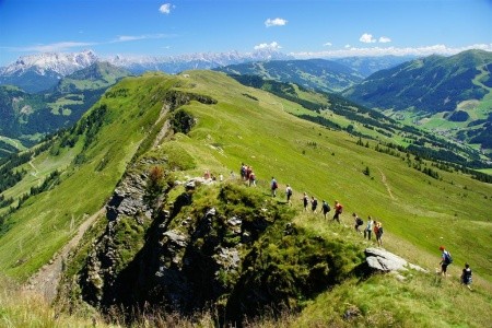 RAKOUSKO – ALPSKÉ PANORAMA SAALBACHU S KARTOU - 3