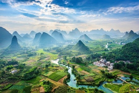 Dél-Kínai Barangolások A Tavaszi Szünetben Pihenéssel Hainan Szigetén - 2027. Március