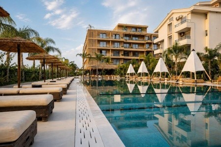 Regina Palm Resort