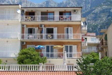 Renata Apartments