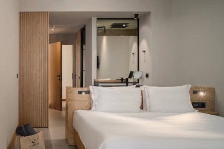 Ikones Seafront Luxury Suites - 4