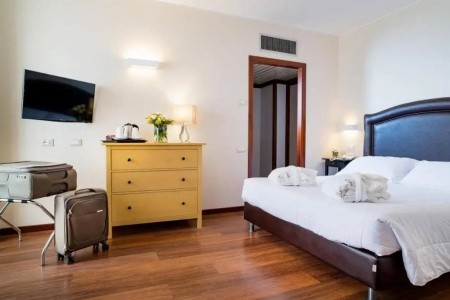 Astoria Palace - 6