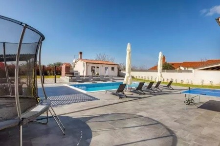Villa B2