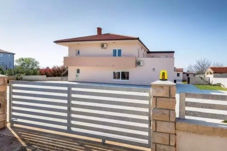 Villa B2