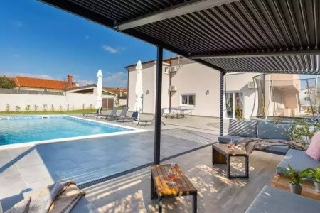 Villa B2