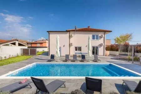 Villa B2