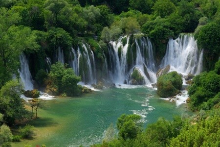 BOSNA  A HERCEGOVINA - 4
