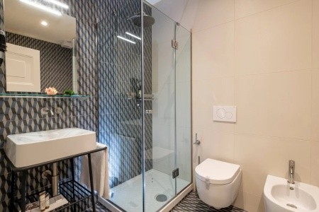 Le Rose Suite